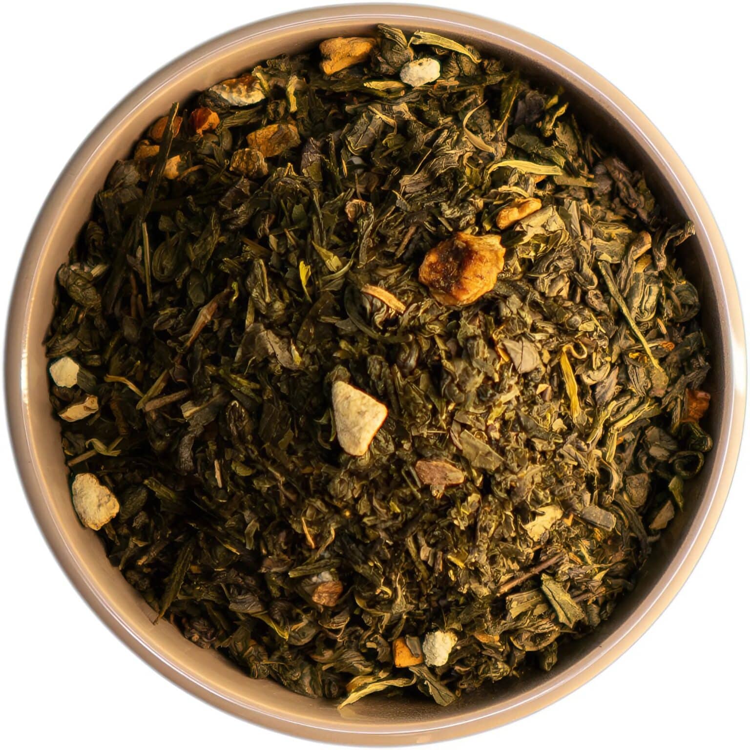 Bio Sencha Mandarin – edler Grüntee mit fruchtigem Mandarinenaroma, verfeinert mit Zitrusschalen, Apfelstücken, Ananas-Chips und einer feinen Zimtnote. Hochwertige Zutaten für ein erfrischendes Geschmackserlebnis