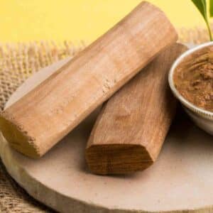 Tee mit Sandelholz